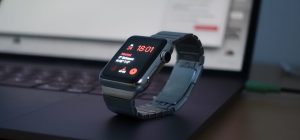 Von Bluestein: Apple Gliederarmband für jedermann