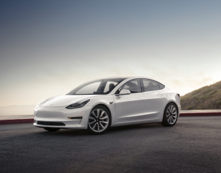 Tesla Model 3: Reichweite, Preis, Vorbestellungszahl und mehr