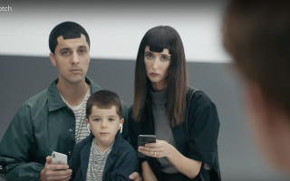 Neue Samsung Werbung „toppt alles“: Apple Nutzer mit Notch Frisur, Kind mit herausfallenden AirPods