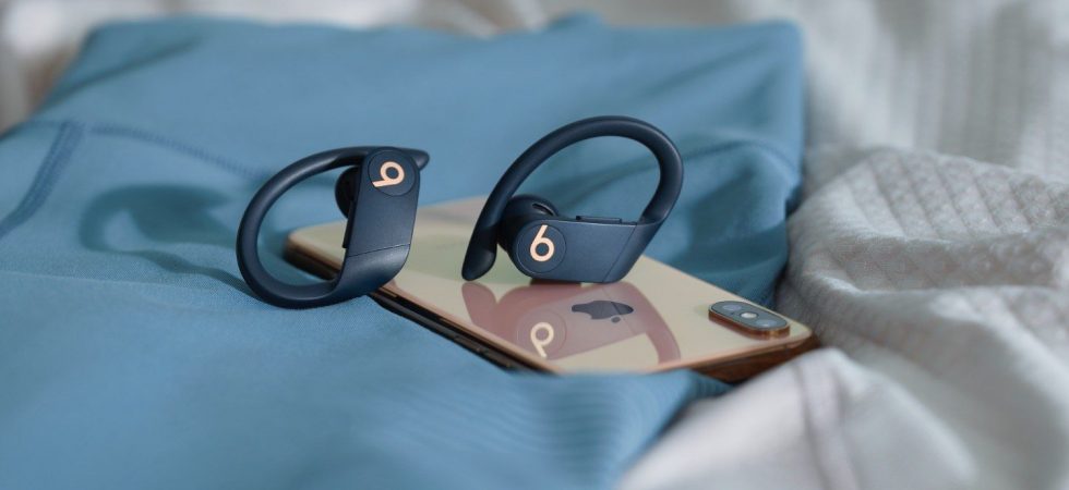 Die Powerbeats Pro sind fest verklebt und kaum reparierbar