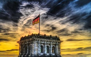 NFC am iPhone für Dritte soll billiger werden: Bundestag berät Gesetzesverschärfung