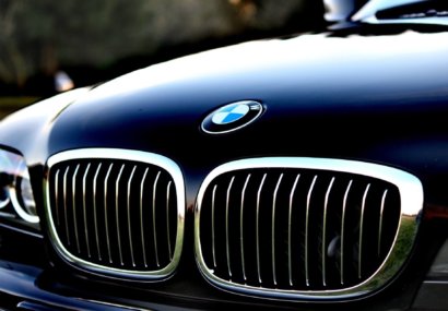iPhone 15: Apple Pay und BMW Wireless Charging vertragen sich nicht