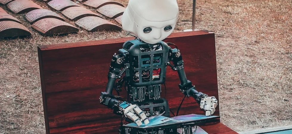 Verrückt: Wir interviewen einen Roboter – Lukas Gehrers Gespräch mit OpenAIs ChatGPT